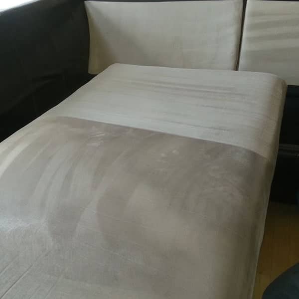 Couch-cleaning