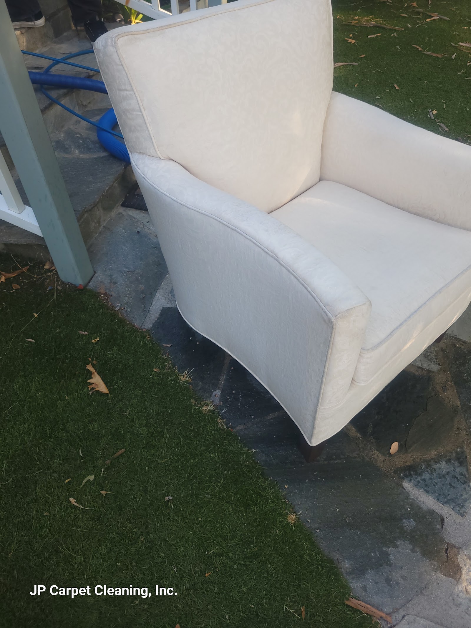 Upholstery Cleaning Before Holiday Gatherings in Los Angeles