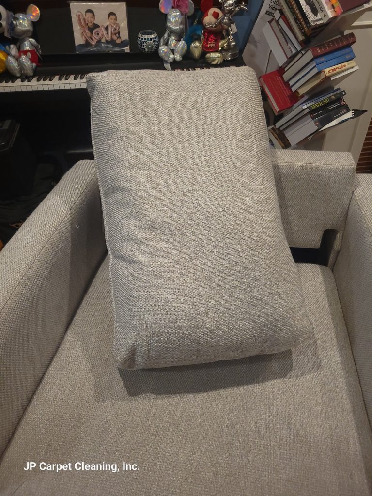 Upholstery Cleaning Before Holiday Gatherings in Los Angeles