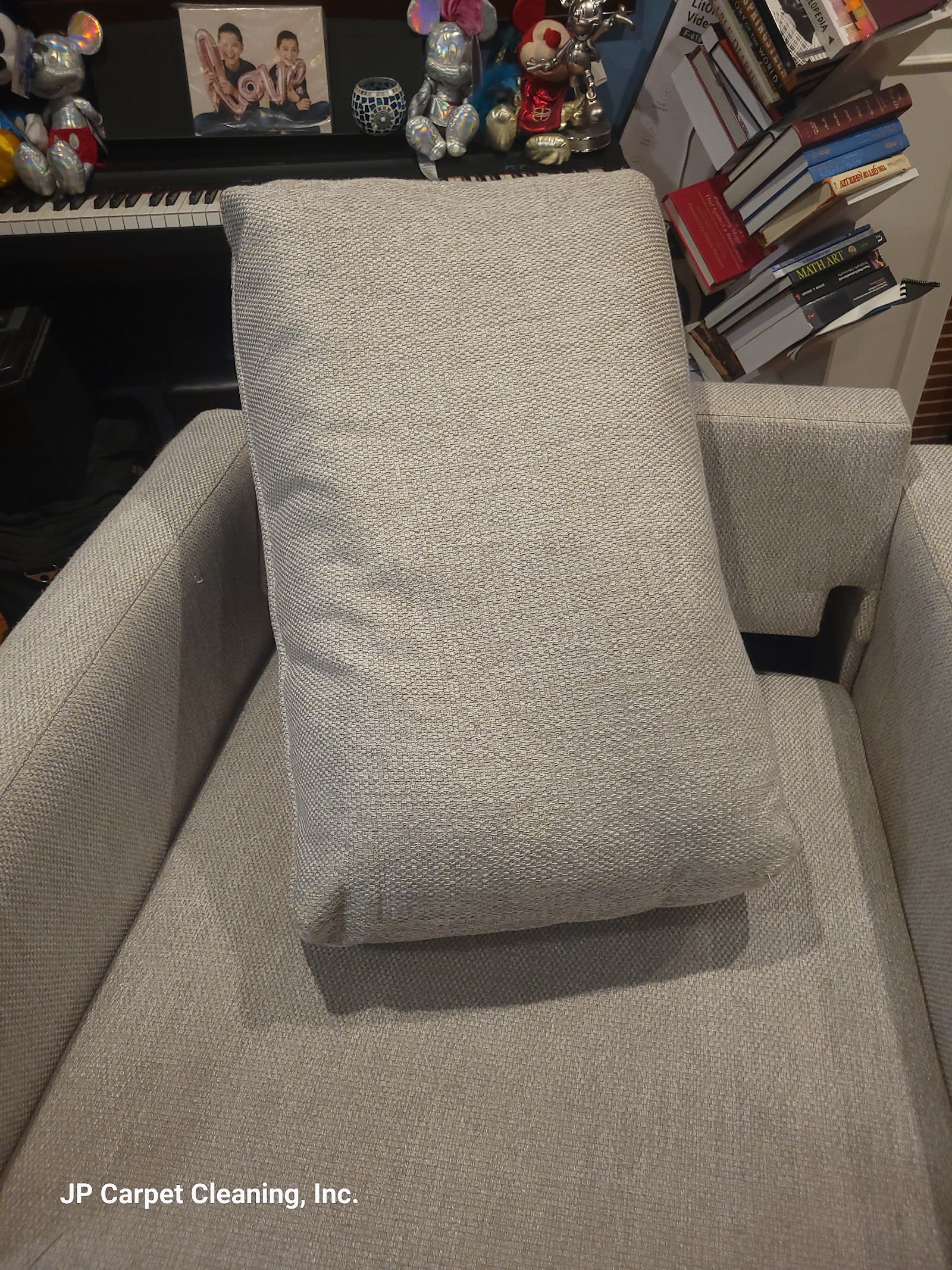 Upholstery Cleaning Before Holiday Gatherings in Los Angeles